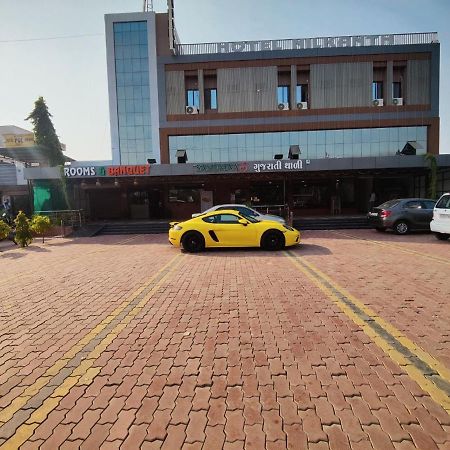 Hotel Nilkanth Navsari 외부 사진