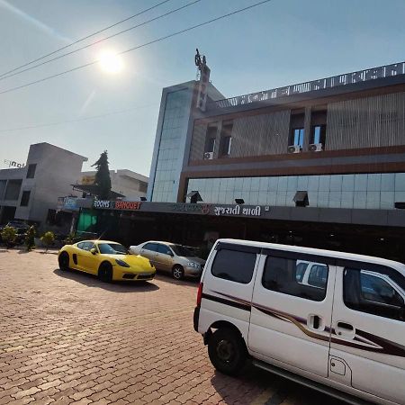 Hotel Nilkanth Navsari 외부 사진