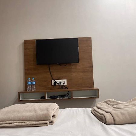Hotel Nilkanth Navsari 외부 사진
