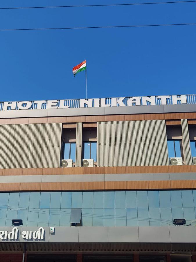 Hotel Nilkanth Navsari 외부 사진