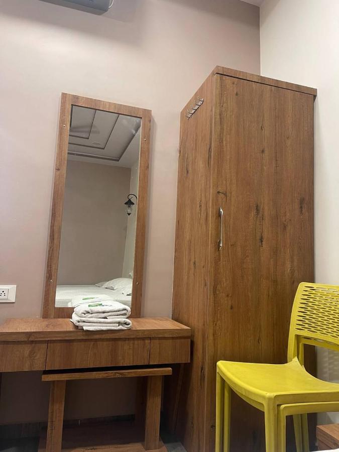 Hotel Nilkanth Navsari 외부 사진